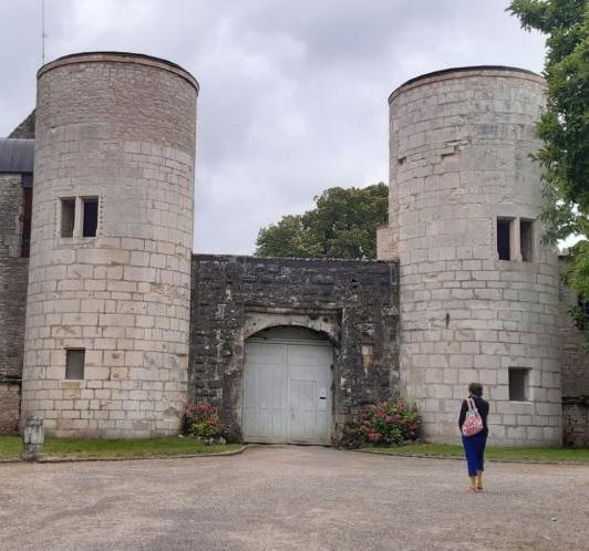 Conférence de la Saison culturelle 2022-2023 - Poursuite des restaurations du châtelet d’entrée  et de la chapelle haute